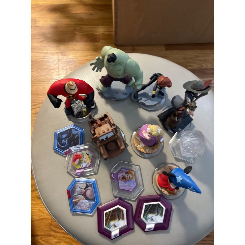 Disney Infinity Collectible Figurines & Power Discs Set